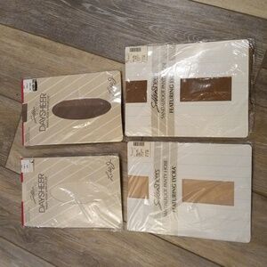 Vintage**4 Pairs INCLUDED Silken Sheers/Day Sheer Panty Hose with Lycra